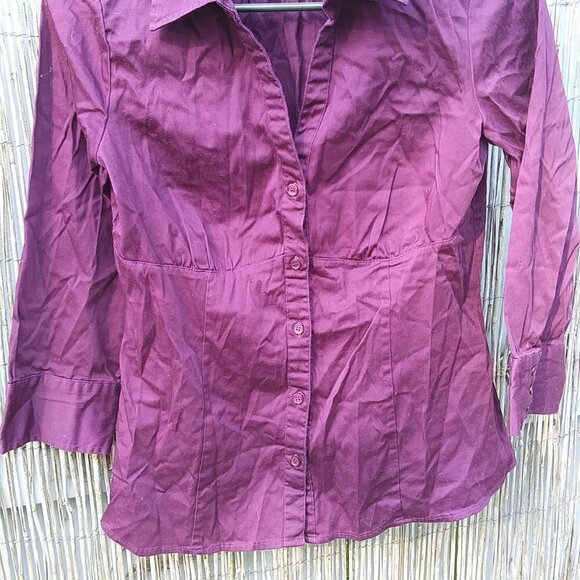 Apt. 9 Button Down Shirt Reddish - Plum - V-Neck - S - Picture 4 of 10